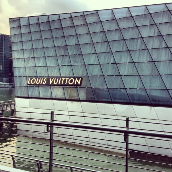 Louis Vuitton Island Maison - Boutique in Singapore