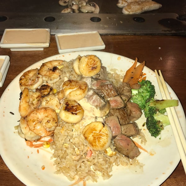Photo taken at Sakura Japanese Steak, Seafood House &amp; Sushi Bar by Desiree W. on 9/30/2017
