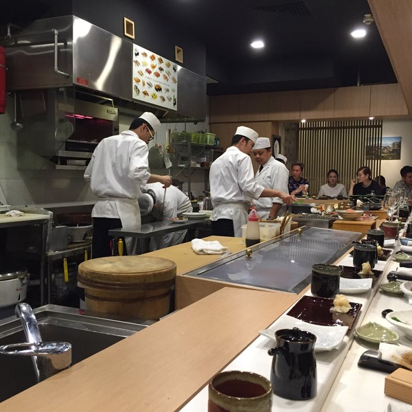 Photo taken at Shinzo Japanese Cuisine by iPris on 11/7/2015