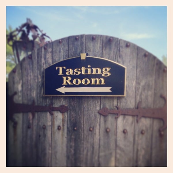 6/9/2013にEd S.がCrossing Vineyards and Wineryで撮った写真