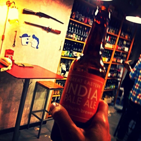 Foto tirada no(a) The Beer Garden Store por Mortizia13 em 11/14/2014