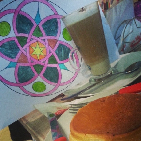 Foto scattata a Ser Feliz! - Tienda, Café &amp; Dulces da Sam G. il 5/23/2014