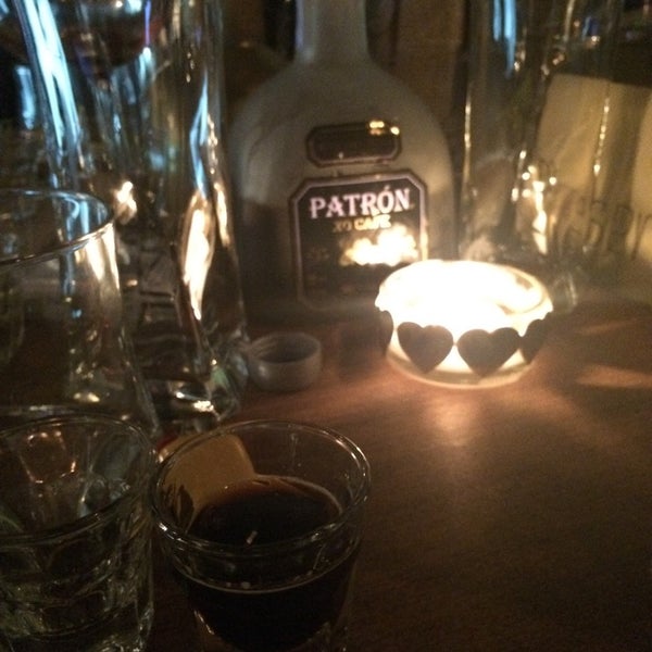 Foto tomada en Patron XO Cafe &amp; Shot Bar  por Ivo el 10/17/2014