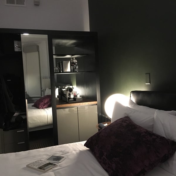 Das Foto wurde bei Hotel Zeppelin San Francisco von Dustin am 8/14/2018 aufgenommen