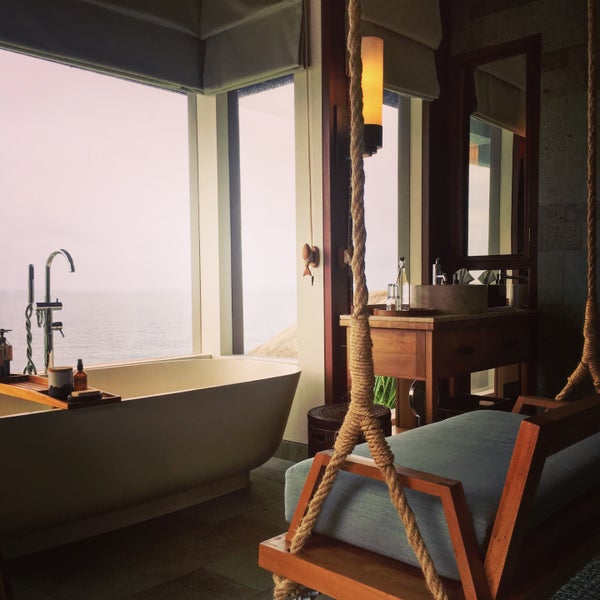 Six senses Zil Pasyon