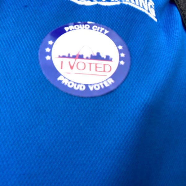 Photo taken at St. Louis Public Library - Kingshighway Branch by Bob T. on 11/8/2022