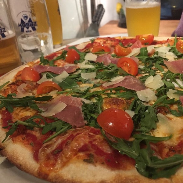 Foto tirada no(a) Messié Pizza por Alex em 2/21/2015