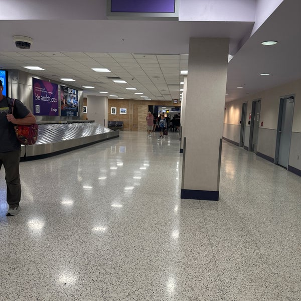 5/31/2023にJen K.がTucson International Airport (TUS)で撮った写真