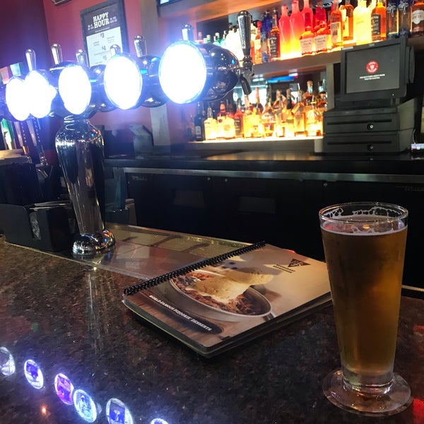 Photo taken at BJ&#39;s Restaurant &amp; Brewhouse by Jen K. on 8/16/2019