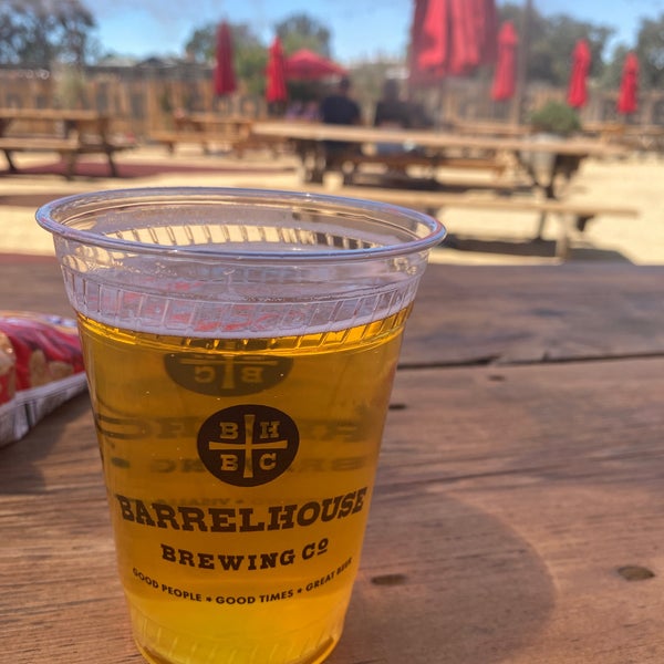 Photo taken at BarrelHouse Brewing Co. - Brewery and Beer Gardens by Jen K. on 8/10/2021