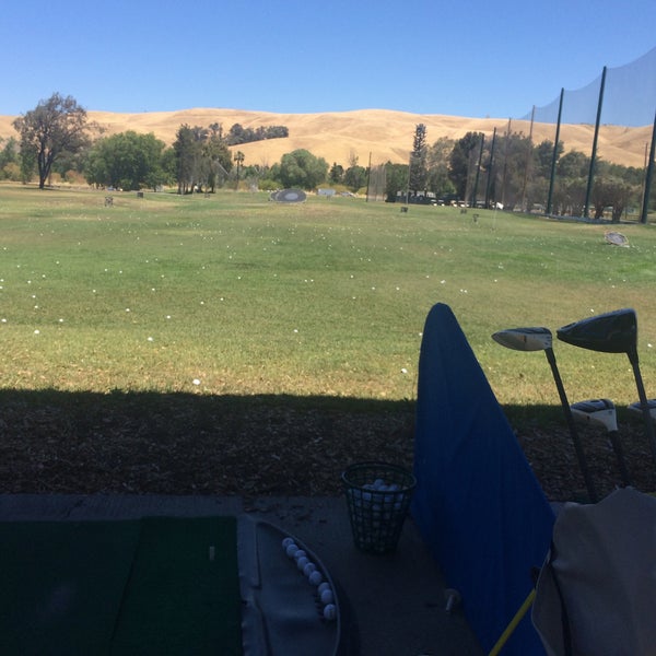 รูปภาพถ่ายที่ Diablo Creek Golf Course โดย Scott L. เมื่อ 6/25/2016