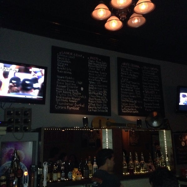 Foto diambil di Clandestino Pub oleh Jim M. pada 1/4/2014