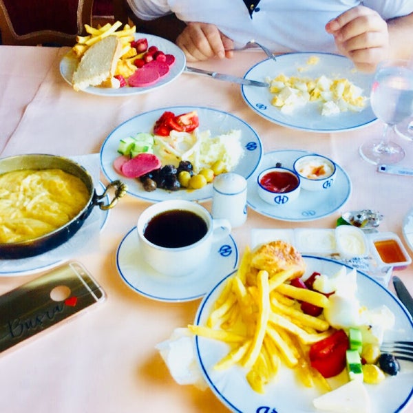 Photo taken at Grand Çavuşoğlu Hotel by 🐣 Mavişim 🐣 . on 9/25/2018