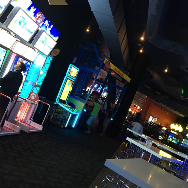 Photo taken at Dave &amp; Buster&#39;s by ghufran a. on 6/30/2016