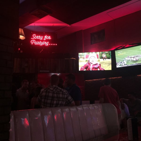 Photo taken at Lodge Restaurant &amp; Bar by PJ S. on 8/22/2015