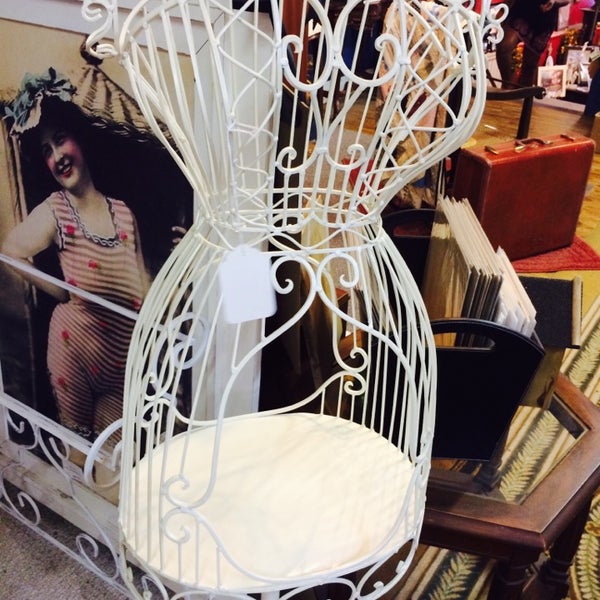 Cobblestone Lane Antiques Mall Historic DistrictNorth 216220 W