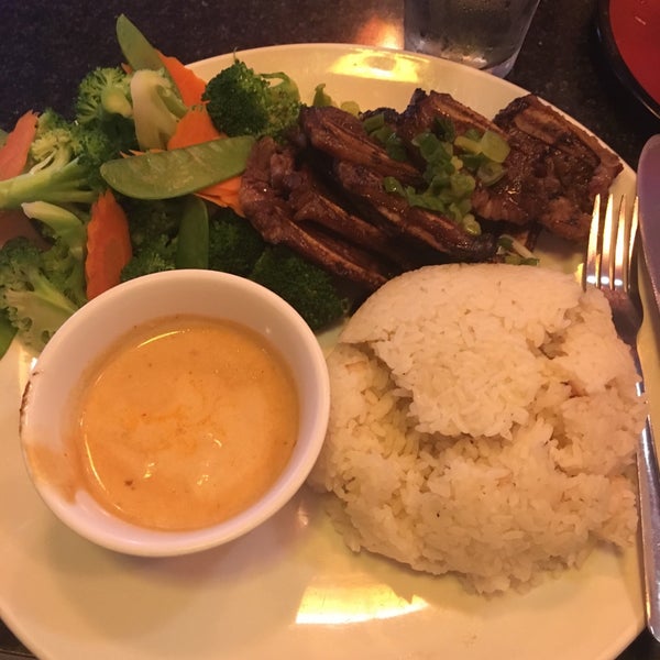 Photo taken at Pho Viet Anh by Geoff C. on 6/22/2018