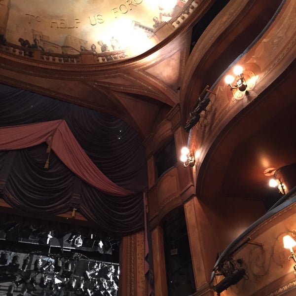 3/24/2015에 Melinda님이 Skylight Music Theatre에서 찍은 사진