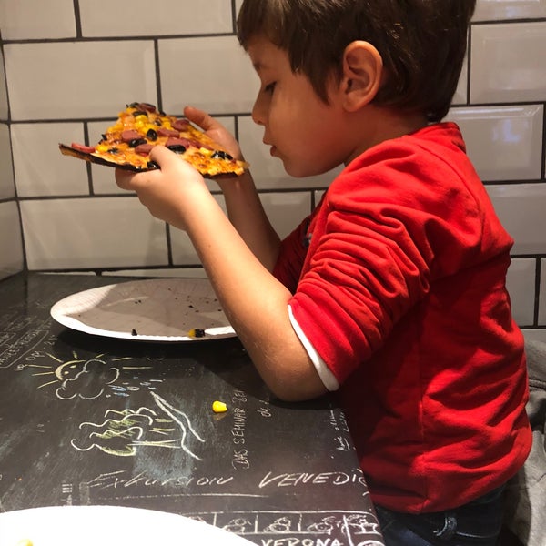 10/26/2019 tarihinde Melis N.ziyaretçi tarafından Pizza2Go'de çekilen fotoğraf