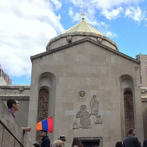 Foto tomada en St. Vartan Armenian Cathedral  por Serko A. el 4/26/2015