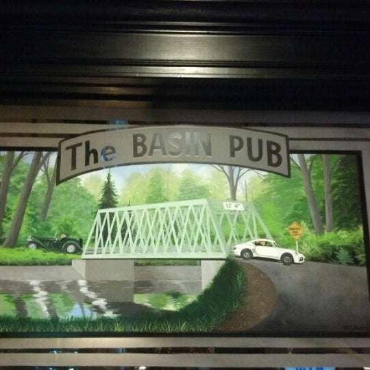 Foto tirada no(a) The Basin Pub por Paula S. em 11/3/2012