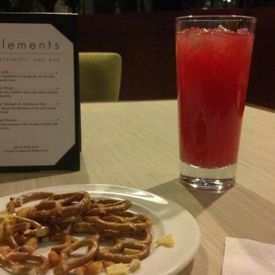 2/2/2013 tarihinde Paula S.ziyaretçi tarafından Elements Restaurant'de çekilen fotoğraf