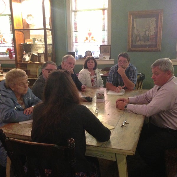 5/8/2013 tarihinde Dj G.ziyaretçi tarafından Beans in the Belfry Meeting Place and Cafe'de çekilen fotoğraf