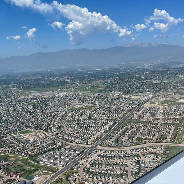 6/13/2021 tarihinde Eddie E.ziyaretçi tarafından Colorado Springs Havalimanı (COS)'de çekilen fotoğraf