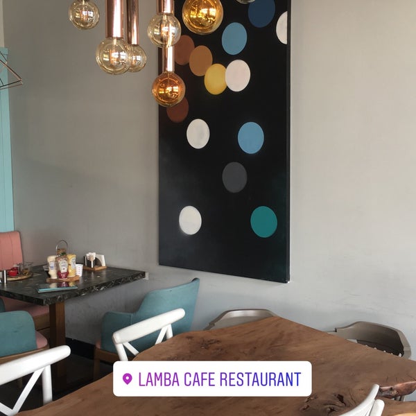 รูปภาพถ่ายที่ Lamba Cafe &amp; Restaurant โดย Bahreddin เมื่อ 4/12/2018
