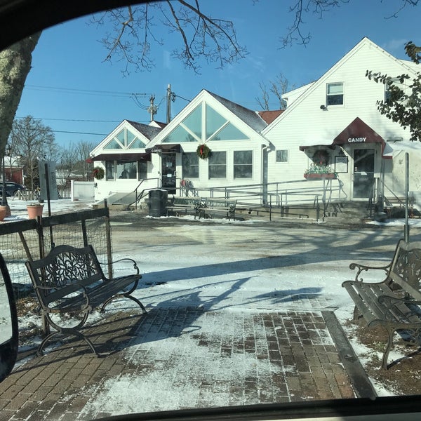 Photo taken at Hot Chocolate Sparrow by Bill W. on 1/5/2018