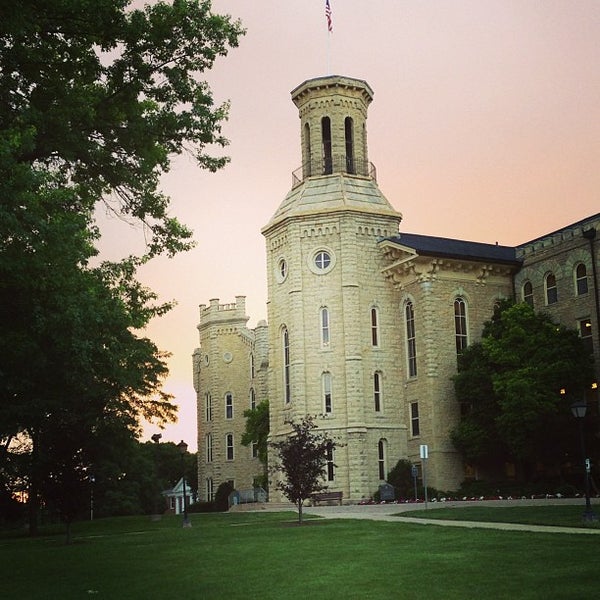 7/4/2013 tarihinde Barnabas P.ziyaretçi tarafından Wheaton College'de çekilen fotoğraf