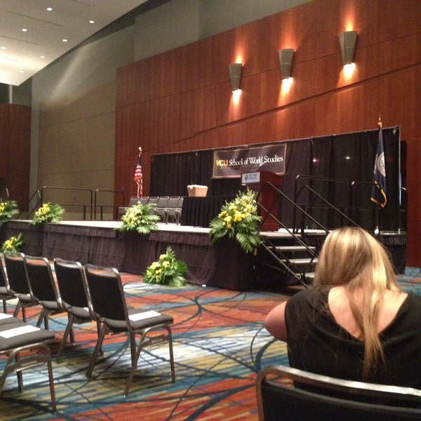 รูปภาพถ่ายที่ Greater Richmond Convention Center โดย Megan S. เมื่อ 5/11/2013