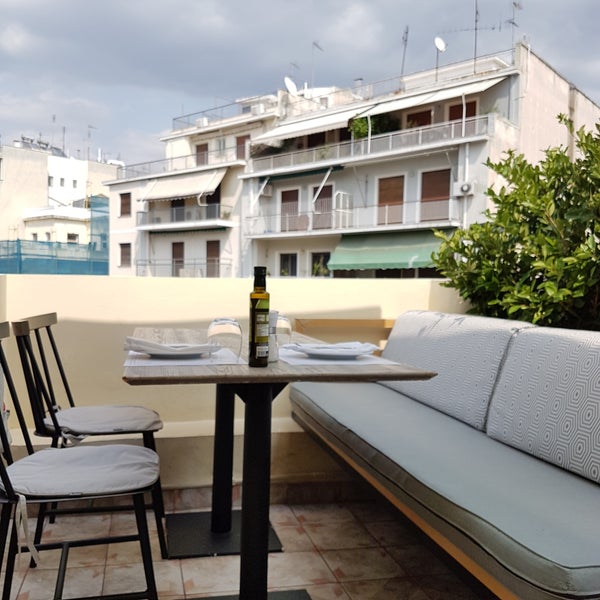 Foto tirada no(a) Balcony Restaurant &amp; Bar por Ilias C. em 8/22/2017