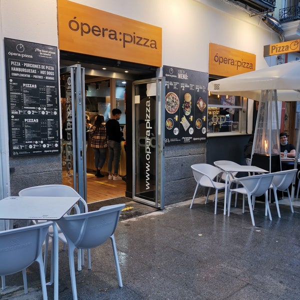Photo taken at Ópera : Pizza by Ilias C. on 4/2/2021