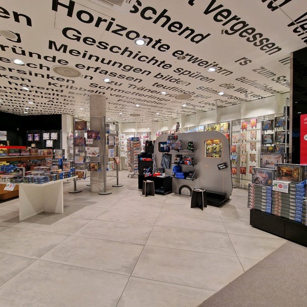 Foto scattata a Mayersche Buchhandlung da Ilias C. il 4/9/2022