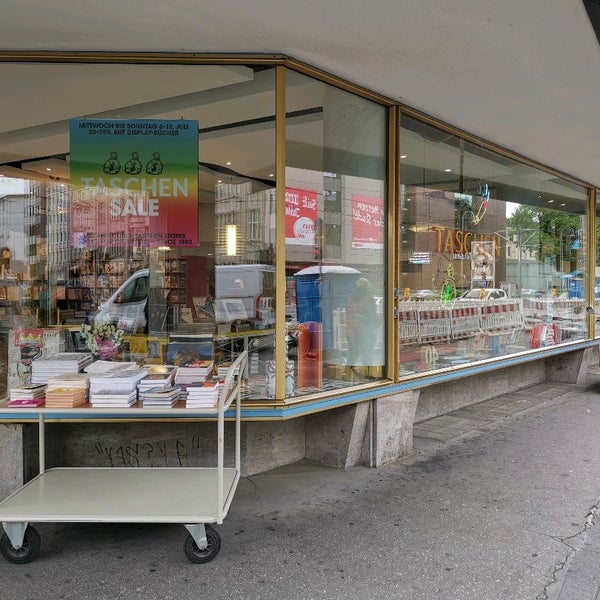 TASCHEN Store Cologne - Buchhandlung in Altstadt-Nord