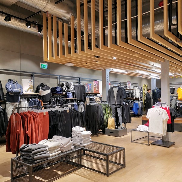 Nike Store - Norrmalm - Hamngatan 37