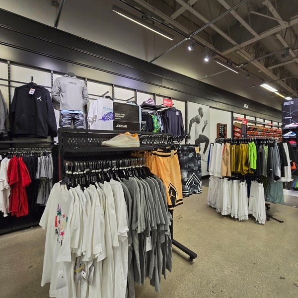 Nike Factory Store Camarillo CA
