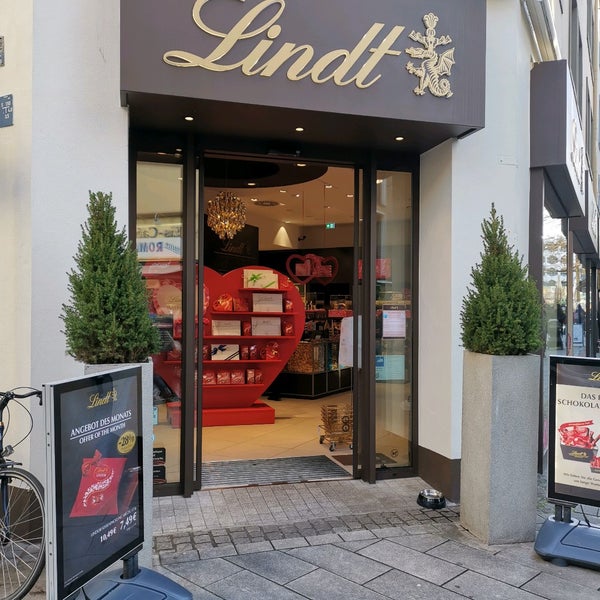 Photo taken at Lindt by Ilias C. on 2/12/2022