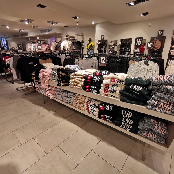 New Yorker Boutique In Stadt Mitte 