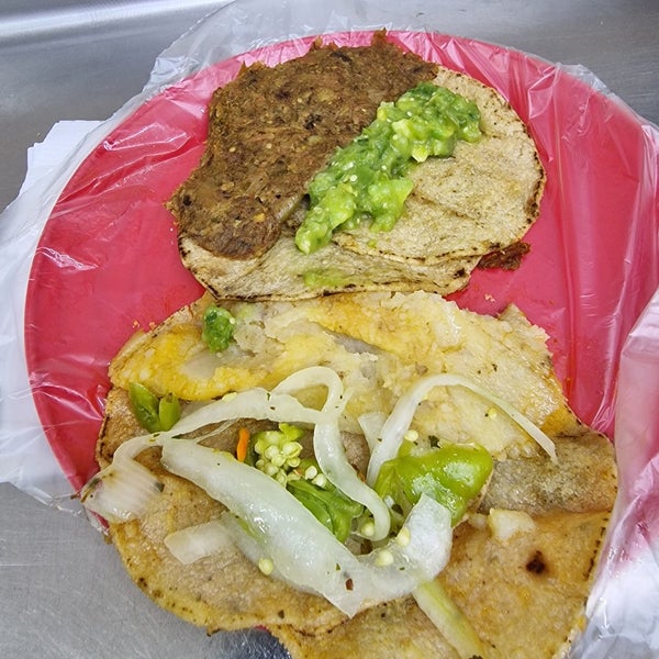 Fotos en Tacos de Canasta "Los Especiales" Downtown 226 tips