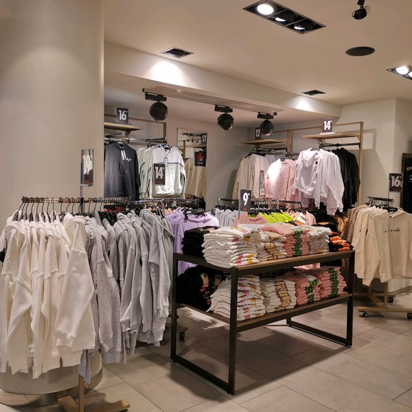 Фотографии на New Yorker - Магазин одежды в Stadt-Mitte