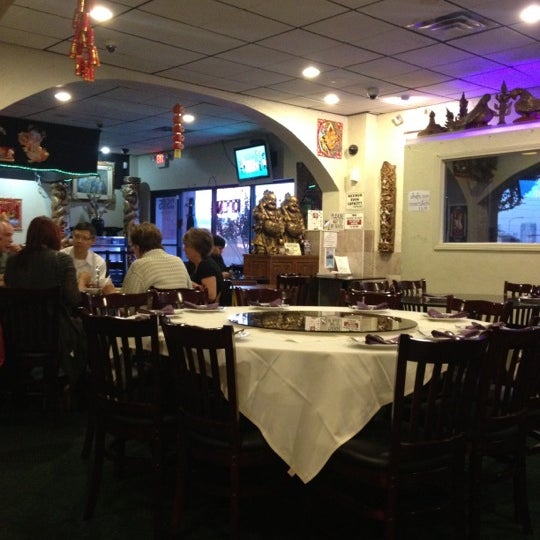 Photo taken at Kung Fu Thai &amp; Chinese Restaurant by Sunshine D. on 5/7/2012