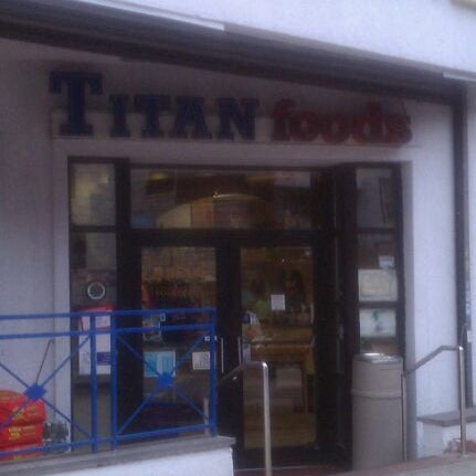3/25/2012 tarihinde Ken S.ziyaretçi tarafından Titan Foods Inc.'de çekilen fotoğraf