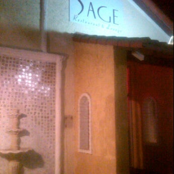 10/2/2012 tarihinde Black Cat E.ziyaretçi tarafından Sage Restaurant &amp; Lounge'de çekilen fotoğraf