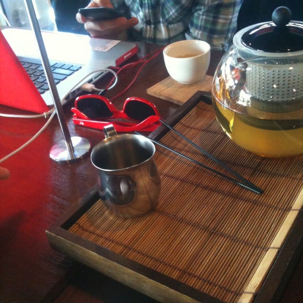 2/3/2013にLefflerがKaleisia Tea Loungeで撮った写真