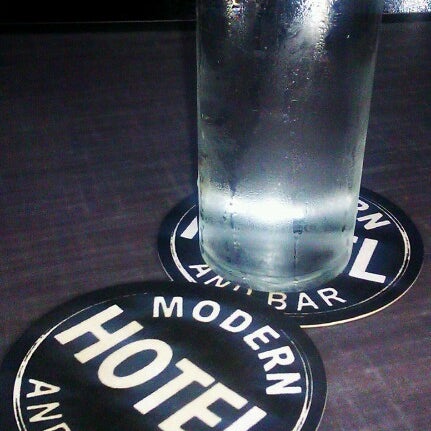 Das Foto wurde bei Modern Hotel &amp; Bar von Amber D. am 10/30/2012 aufgenommen