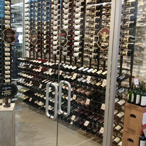 Hy Vee Wine Spirits Liquor Store In Cottage Grove