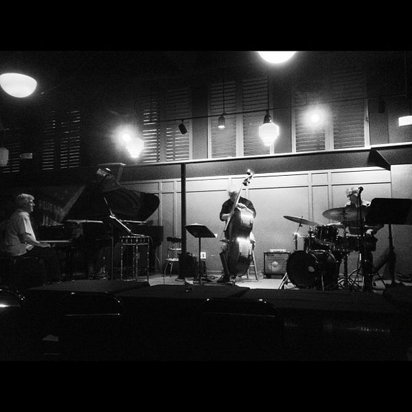 9/22/2012にMatt F.がBlue Wisp Jazz Clubで撮った写真