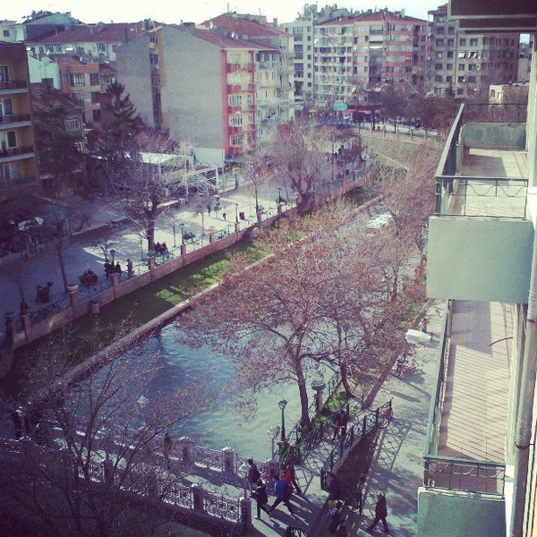 3/20/2013にMerve K.がAIESEC Eskişehirで撮った写真